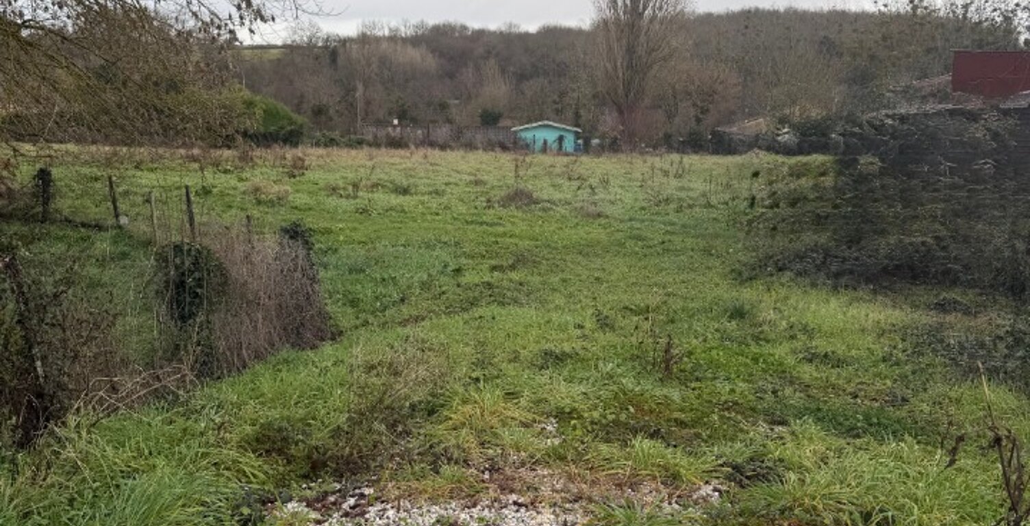Terrain à bâtir à Bieujac (33210) — photo 1