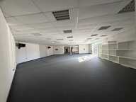 Local commercial — photo 2