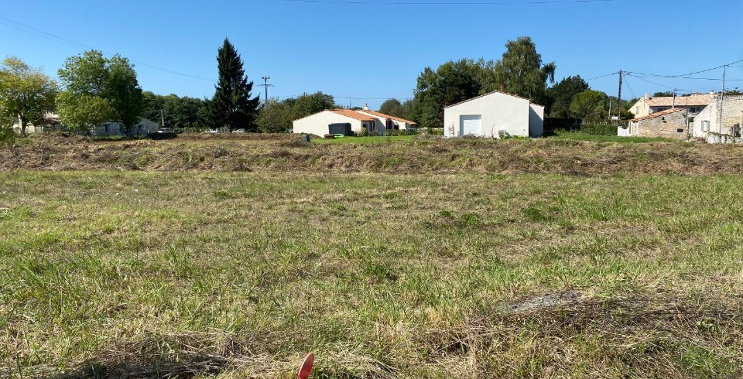 Terrain à bâtir à Le Mung (17350) — photo 1