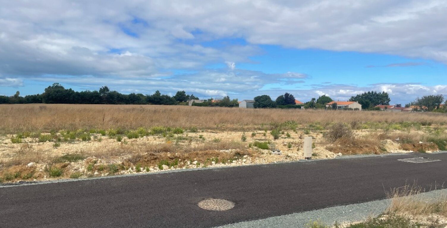 Terrain à bâtir à Saint-Nazaire-sur-Charente (17780) — photo 1