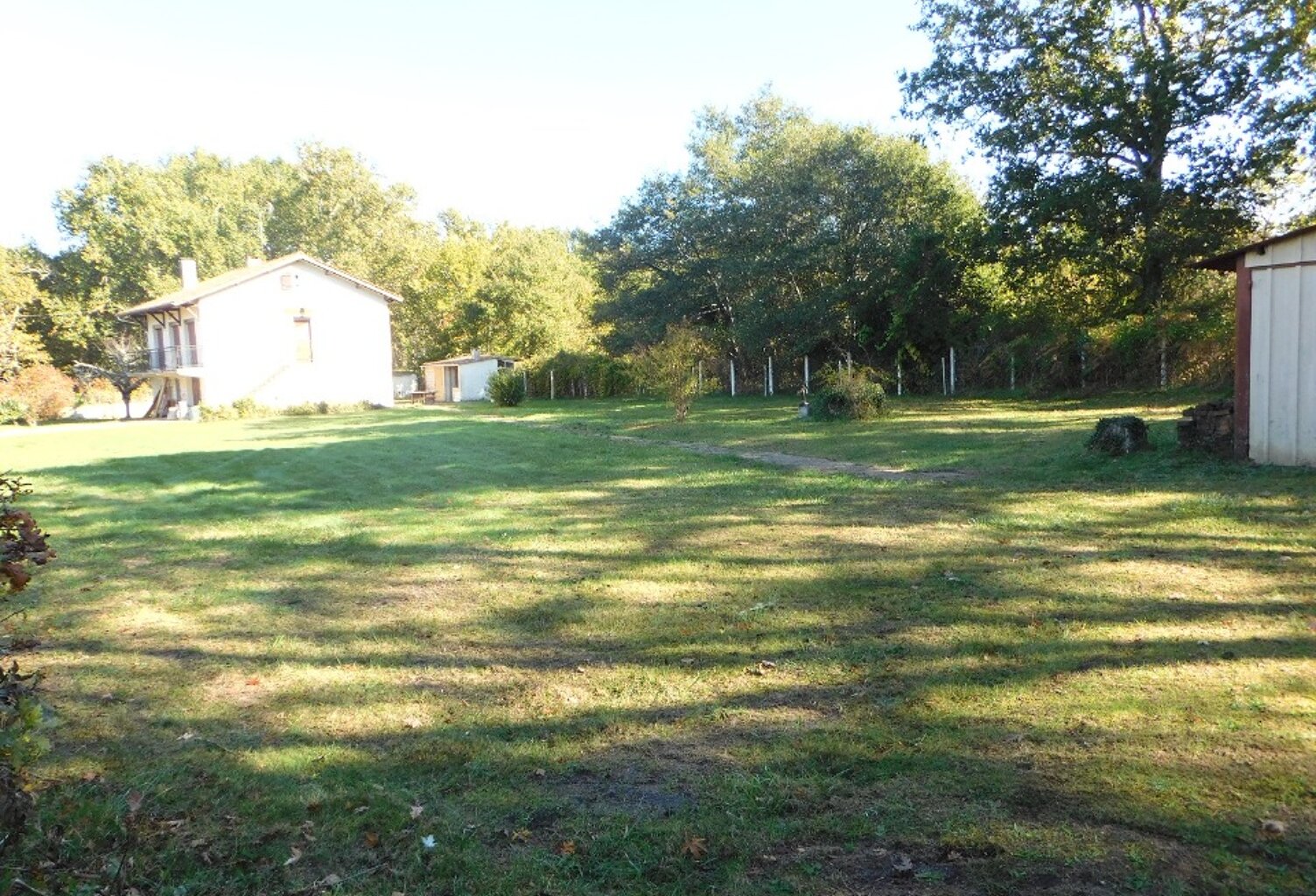 Terrain à bâtir à Préchac (33730) — photo 1