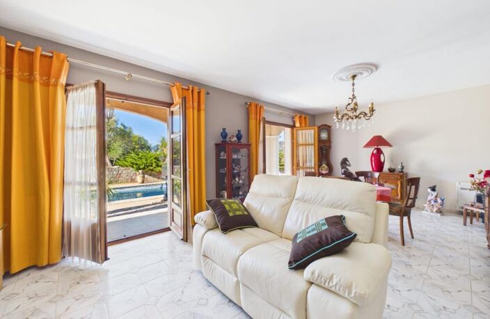 A VENDRE VILLA F4/5 AVEC PISCINE A AFA — photo 3