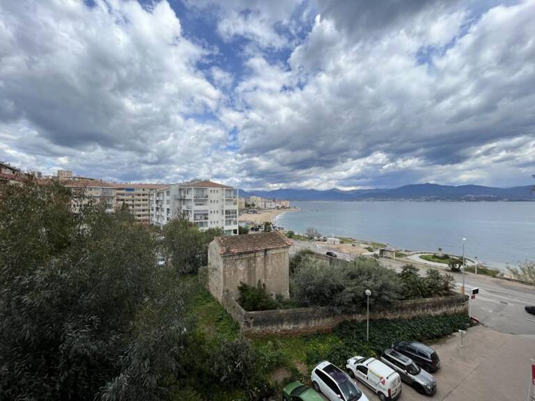 F2 30 BIS CRS LUCIEN BONAPARTE PARC BERTHAULT AJACCIO — photo 1