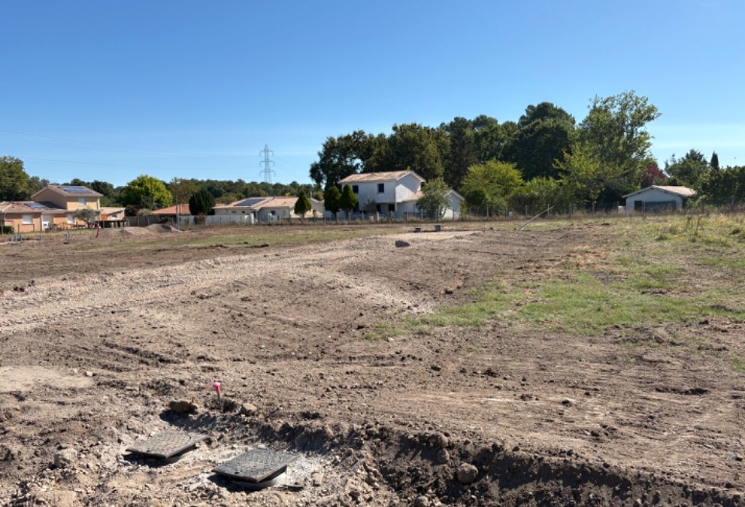 Terrain à bâtir à Léognan (33850) — photo 1