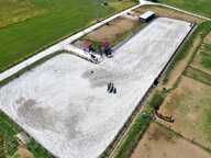 CENTRE EQUESTRE AVEC MANEGE COUVERT ET CABINET D'EQUITHERAPIE — photo 3