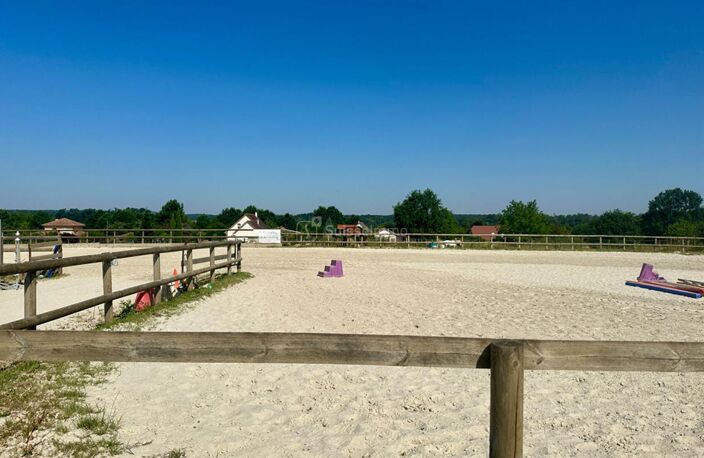 CENTRE EQUESTRE AVEC MANEGE COUVERT ET CABINET D'EQUITHERAPIE — photo 5