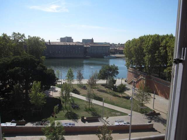 Location magnifique T2 place de la Daurade 42.21m² — photo du bien