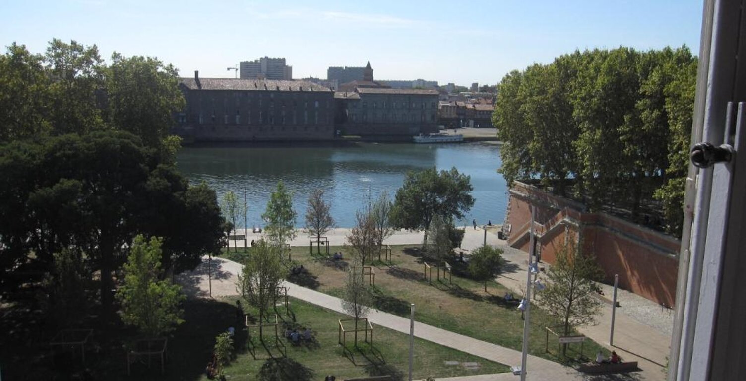 Location magnifique T2 place de la Daurade 42.21m² — photo 1