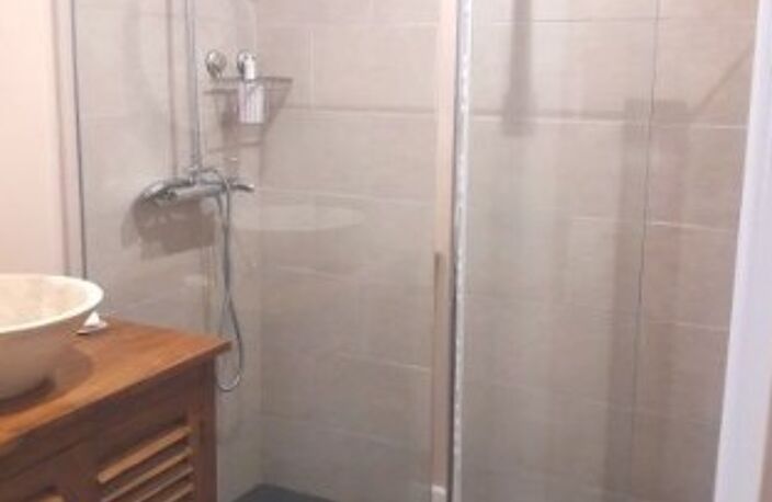 T1 — photo 3