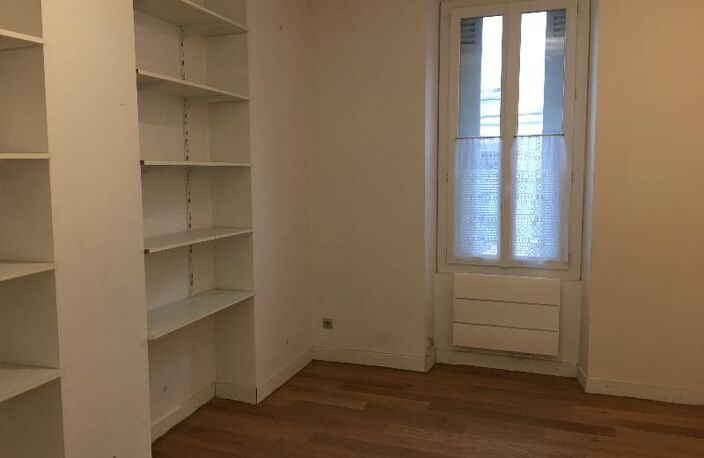 T2 — photo 2