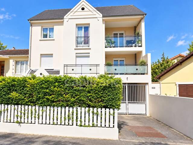 T2 - 49 m² avec balcon et parking – Petite copropriété au calme — photo du bien