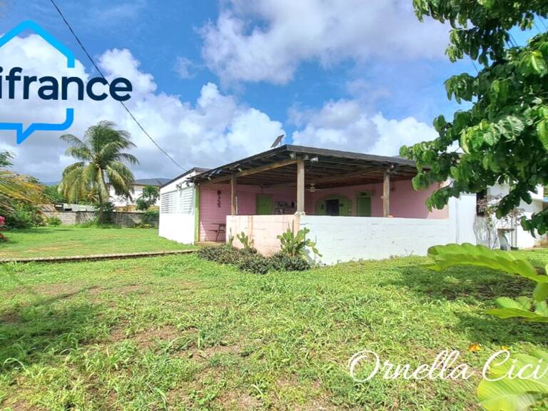 SAINTE-ROSE – MAISON 6 PIÈCES DE 222 M² AVEC PISCINE SUR 1 331 M² DE TERRAIN — photo 1