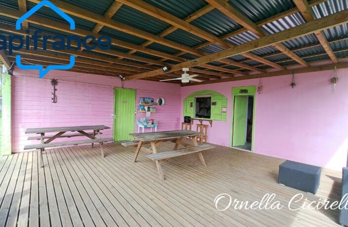 SAINTE-ROSE – MAISON 6 PIÈCES DE 222 M² AVEC PISCINE SUR 1 331 M² DE TERRAIN — photo 4