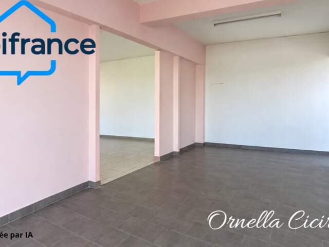 SAINTE-ROSE – MAISON 6 PIÈCES DE 222 M² AVEC PISCINE SUR 1 331 M² DE TERRAIN — photo du bien