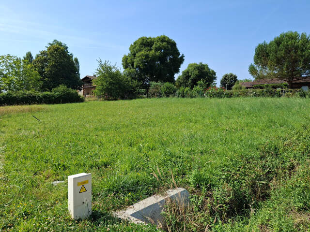 Terrain à vendre de 1 173,00 m² proche de CASTELJALOUX (47) lotissement 8 lots — photo du bien