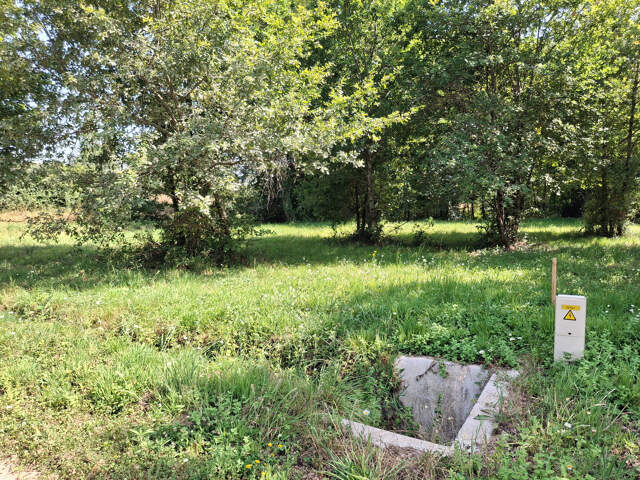Terrain à vendre 970m² proche de CASTELJALOUX (47) lotissement 8 lots — photo du bien