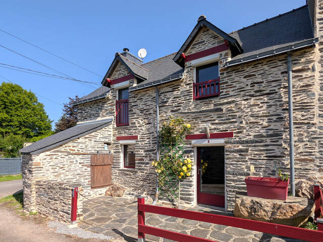 A vendre Maison en pierre 5 pièces - Les Fougerêts (56) - La Gacilly - dépendance - locatif - piscine — photo du bien