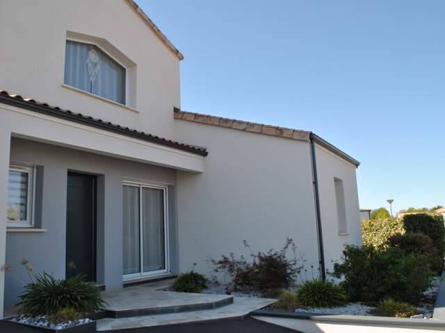 Maison à vendre 7 pièces L'HERBERGEMENT (85) — photo du bien