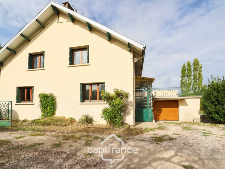 Maison à rénover 3 chambres avec jardin, garage et vue sur le Revermont, à Beaufort-Orbagna (39) — photo 1