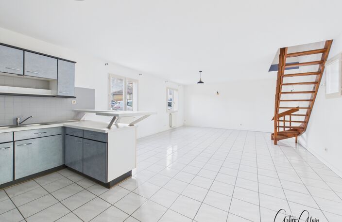 Maison à vendre 3 pièces avec extérieur et garage — photo 2