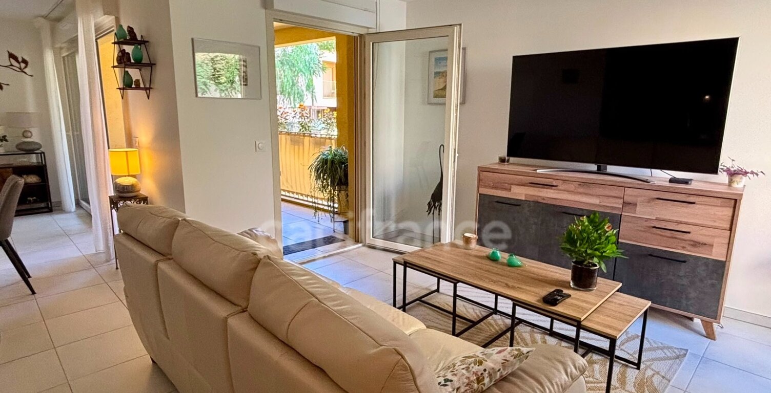 Appartement à vendre 4 pièces HYERES (83) - Plain pied - 2 parkings - 2 terrasses — photo 1
