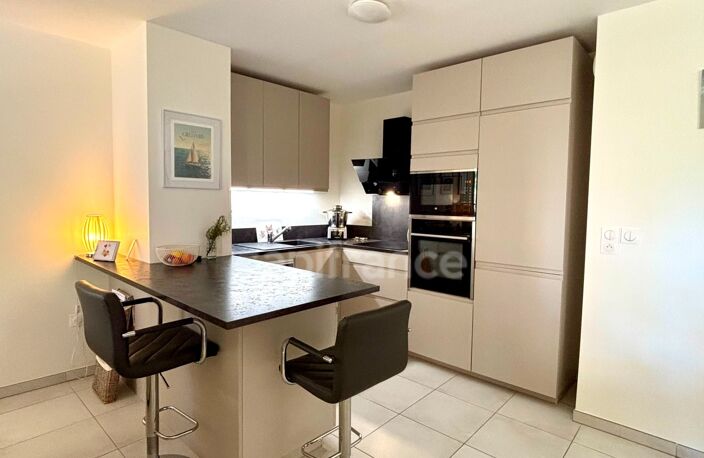 Appartement à vendre 4 pièces HYERES (83) - Plain pied - 2 parkings - 2 terrasses — photo 5