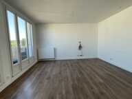 Appartement T3 à vendre, 3 pièces Dernier étage – Balcon – Parking – Cave – Proche gare LES CLAYES SOUS BOIS (78) — photo 2