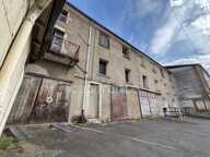 BÂTIMENT DE 420 M2, BUREAUX, 2 GARAGES DE 60 ET 80 M2, CRÉATION PLUSIEURS HABITATIONS, COUR, STATIONNEMENT — photo 4