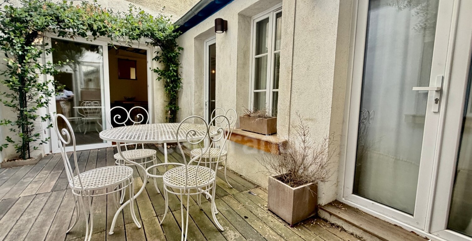 ORLEANS Coeur de ville entre Centre historique et bords de Loire à vendre superbe appartement T4 rénové avec patio intérieur sans vis à vis — photo 1