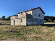LES SALLES (42). MAISON INDIVIDUELLE de 90 M2 avec TERRASSE   TERRAIN de 2770 M2 — photo 4