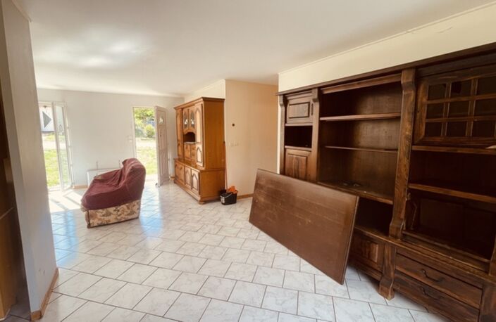 PAVILLON TRADITIONNEL DE PLAIN-PIED – 3 CHAMBRES – JARDIN DE 755 M² CHARITE SUR LOIRE proche NEVERS — photo 4