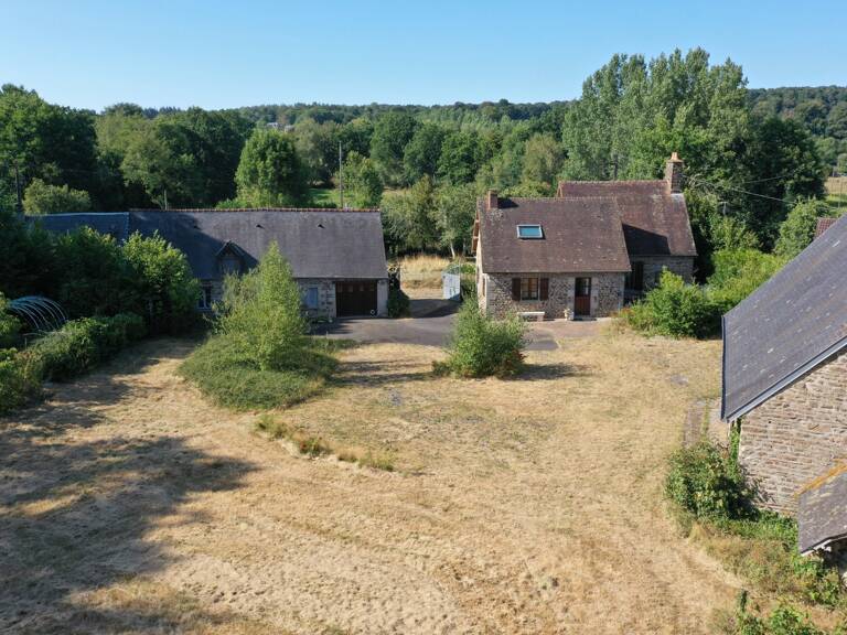 Ensemble immobilier SAINT CLAIR DE HALOUZE (61) — photo 1