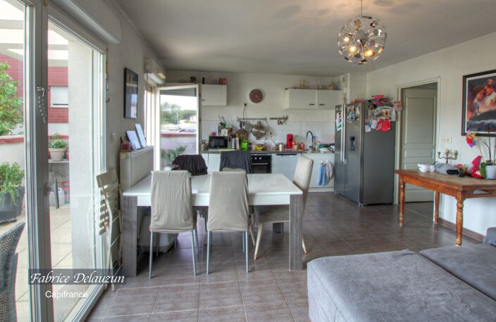 Appartement T3 BIS  pièces SAINT MARTIN DE CRAU (13) — photo 2