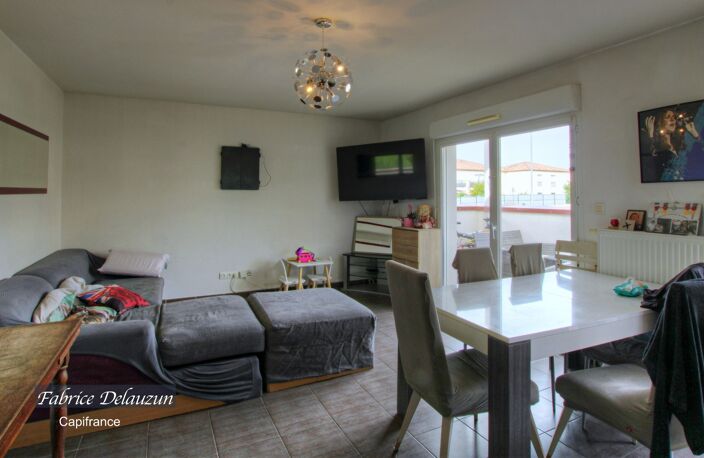 Appartement T3 BIS  pièces SAINT MARTIN DE CRAU (13) — photo 3