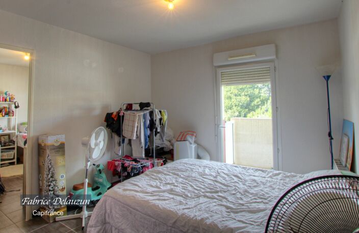Appartement T3 BIS  pièces SAINT MARTIN DE CRAU (13) — photo 5
