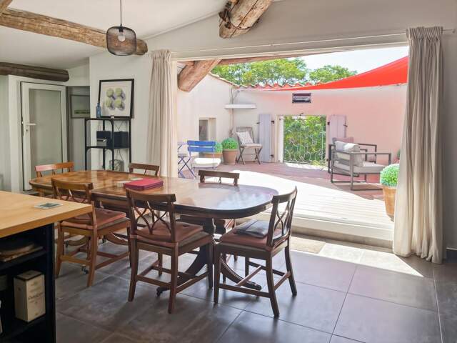 Vente authentique demeure au cœur de Marseillan avec terrasse et garage — photo du bien