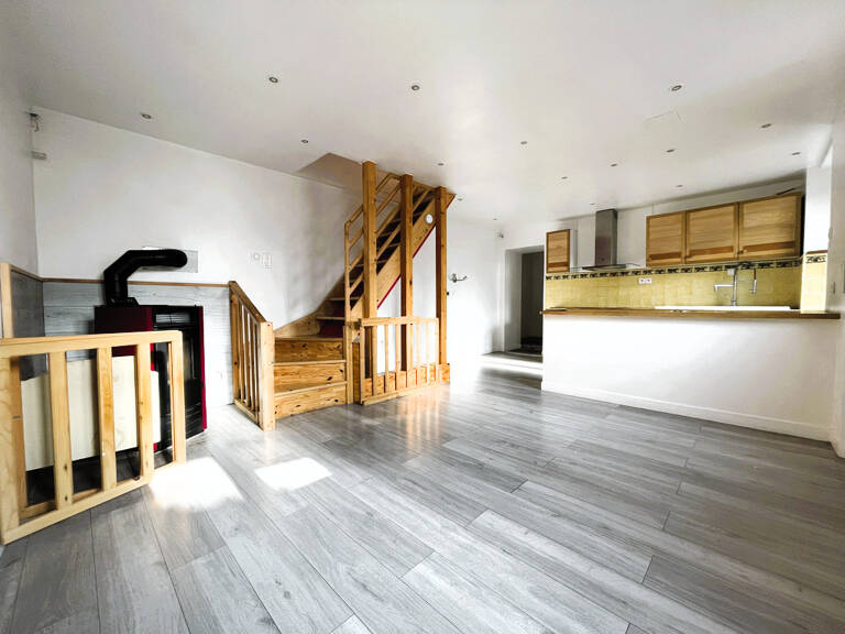 Maison + terrasse — photo 1