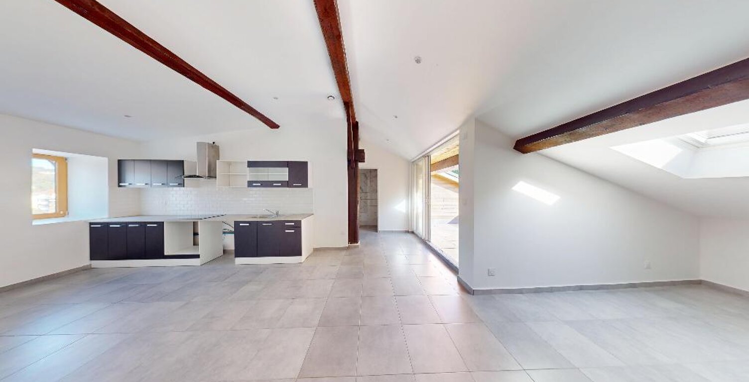 T3 de 70 m² au dernier étage avec terrasse tropézienne - Unieux — photo 1