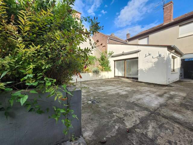 Maison de 186 m² - 5 chambres - jardin - garage deux voitures — photo du bien