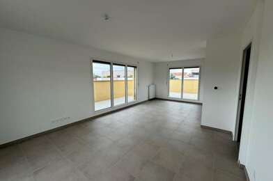 Appartement 3 pièces 896 €