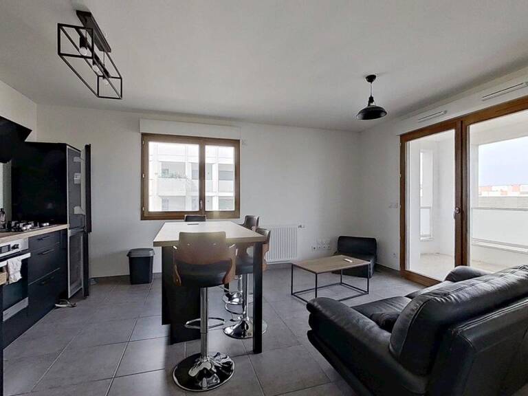 12 rue de la Poudrette Villeurbanne 69100 - T2 Meublé - 975 €CC — photo 1