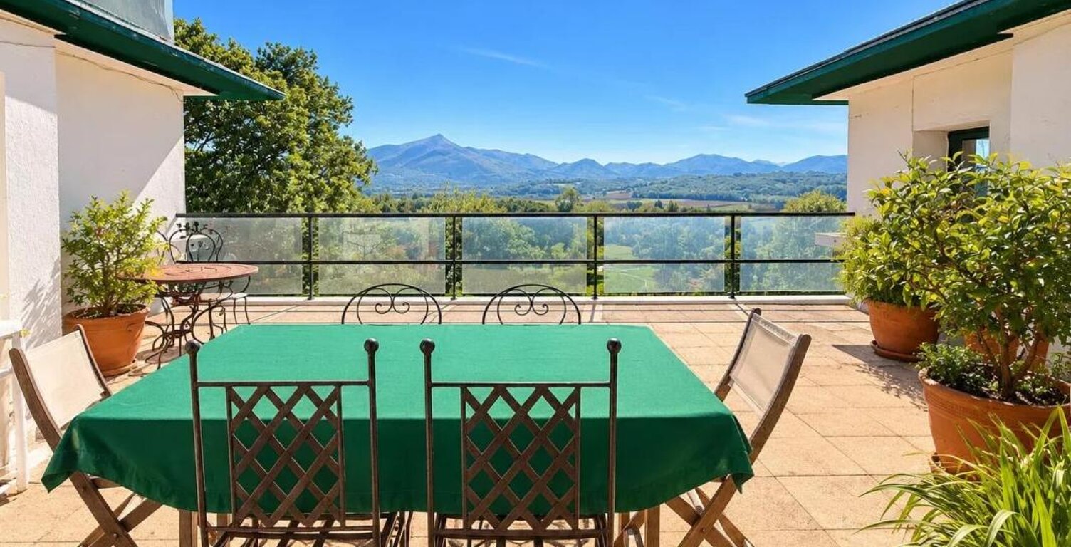 Saint-Jean-de-Luz – Chantaco | Dernier étage, terrasse et vue Rhune — photo 1