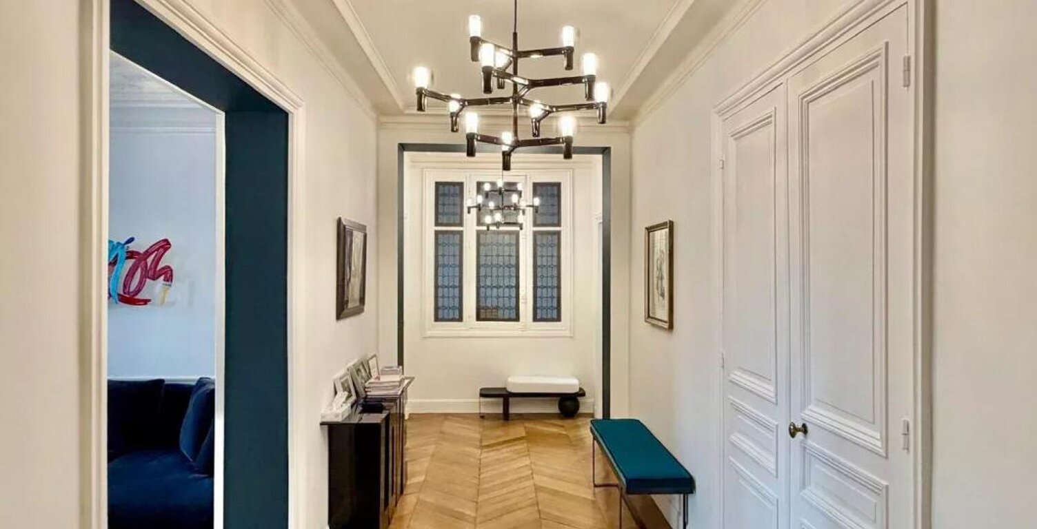 PARIS VII - Appartement traversant au calme absolu — photo 1