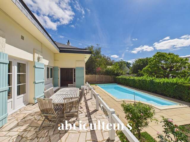 belle propriété au calme avec piscine et un vaste terrain en vente à Orvault (44700) — photo du bien