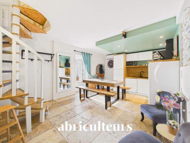 Maison de village rénovée avec 2 chambres à vendre à Grans (13450) — photo du bien
