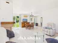 Maison familiale T7 de 128 m² sur parcelle de 1 620 m² avec piscine - Saint-Chamas (13250) — photo 2