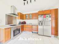Maison familiale T7 de 128 m² sur parcelle de 1 620 m² avec piscine - Saint-Chamas (13250) — photo 4