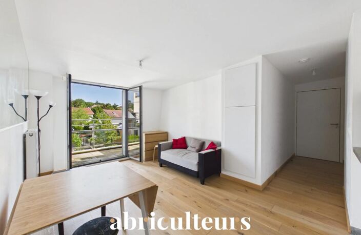 Agréable appartement T3 avec Balcon - 56m² - Garches — photo 2