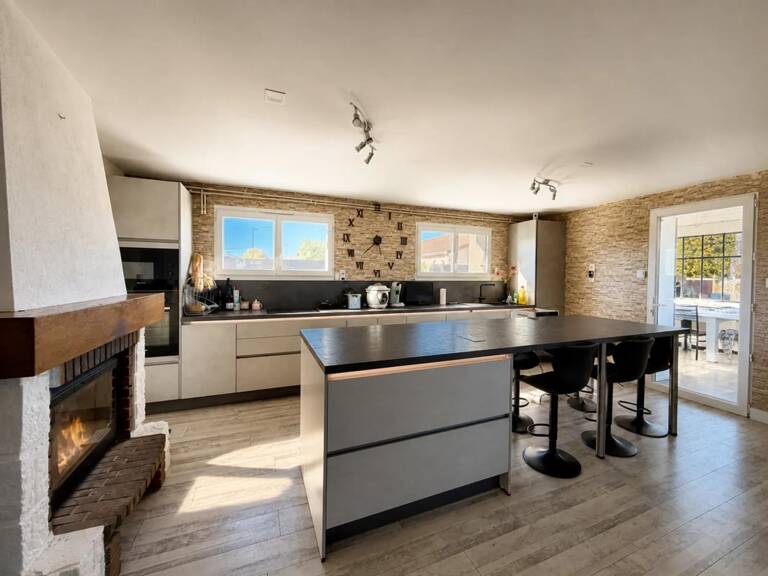 Maison de 7 pièces de 190 m² à Sainte-Verge — photo 1