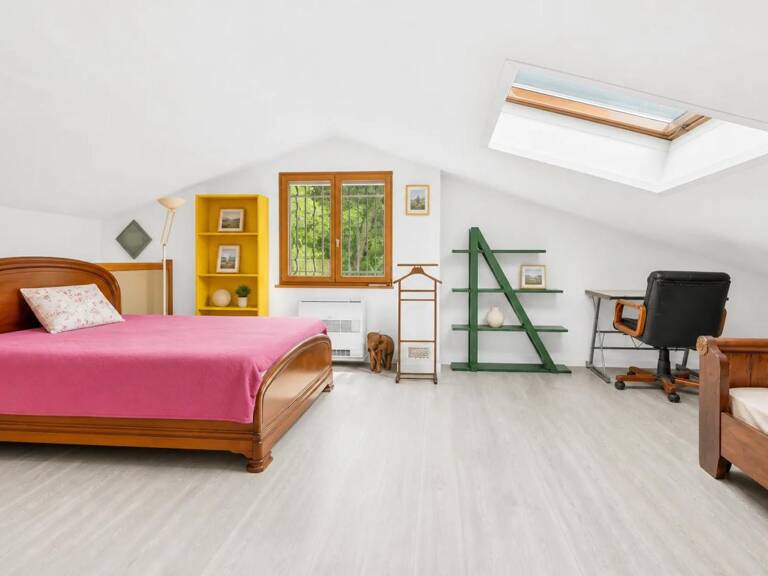 Maison de 7 pièces de 200 m² à Châteauneuf-de-Gadagne — photo 1